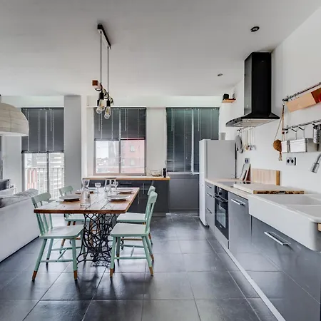 Le Panoramique - Ramblas Jean-jaures * Toulouse